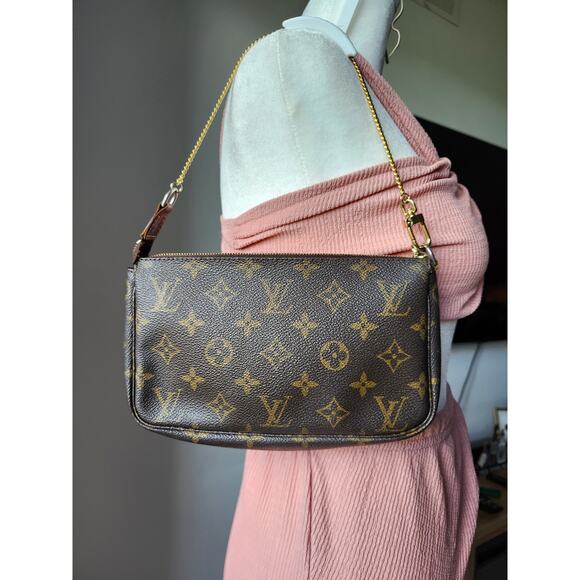 Louis Vuitton Pochette Accessoires Monogram Canvas Shoulder Bag Vintage LV - Picture 3 of 15